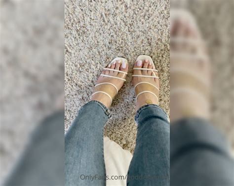 goddess fendi feet worship